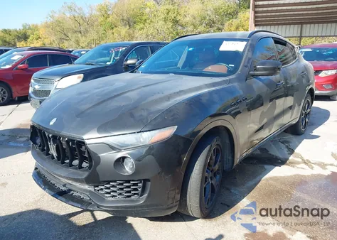 2017 Maserati Levante z USA, uszkodzony, nr VIN ZN661XUS3HX226921